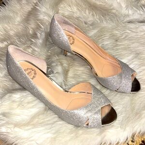 I Miller Silver Prom Style Heels Shoes Pumps Kitten Heel Women’s Size 8.5